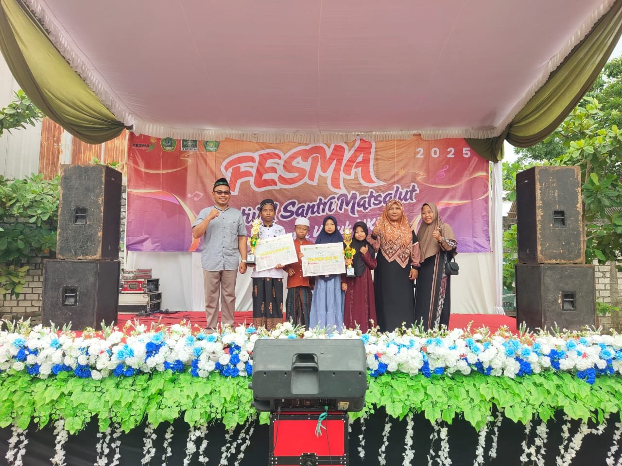 Siswa MI Bahrul Ulum Kembali Ukir Prestasi di Ajang FESMA 2025 Lamongan